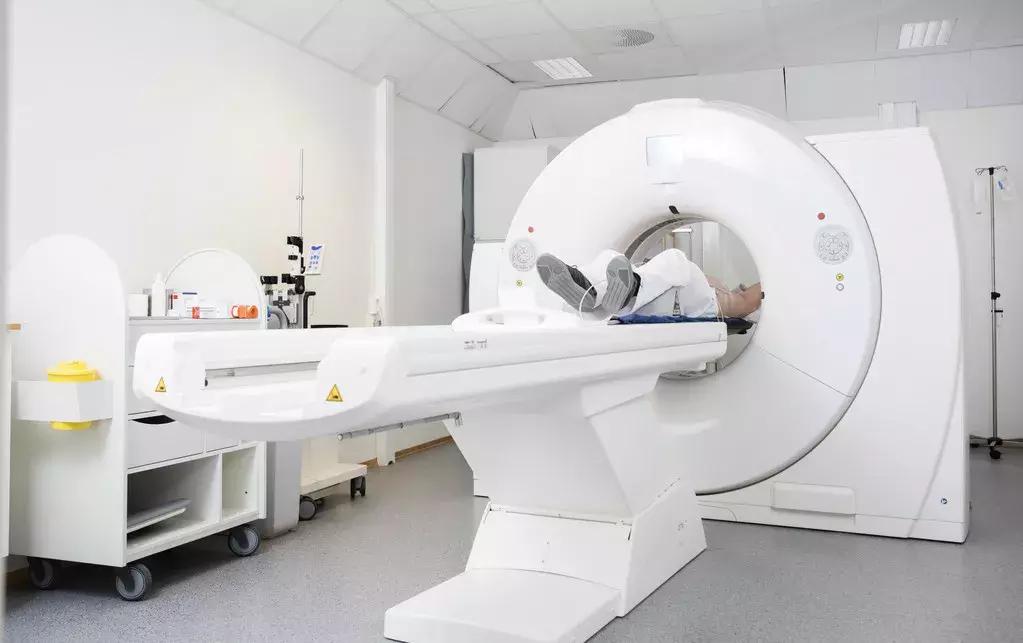 核磁与ct哪个更准,脑ct和脑核磁检查结果