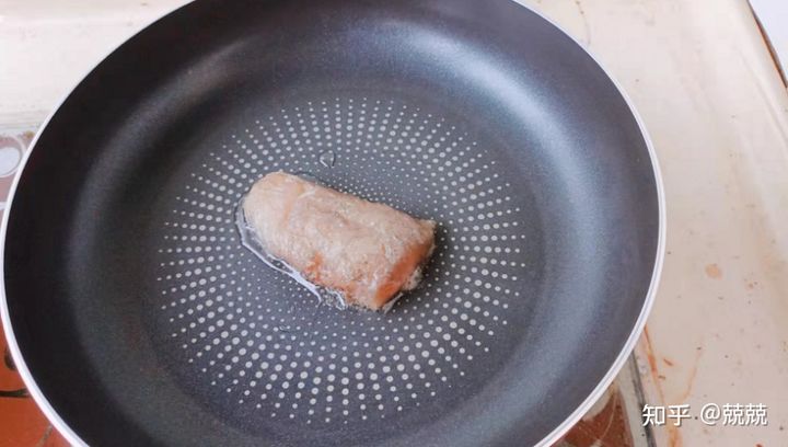 假如厨房只剩下三个鸡蛋,平底锅不粘锅苏泊尔需要开锅吗