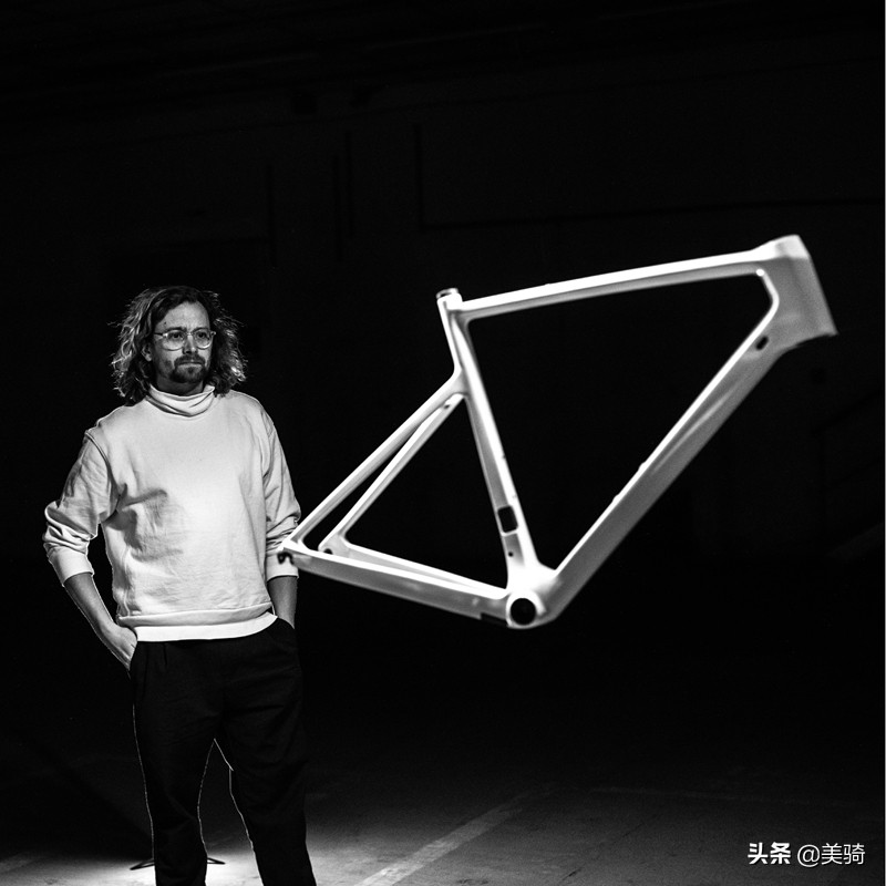 迪卡侬山地车st100,迪卡侬edrcf105公路车测评