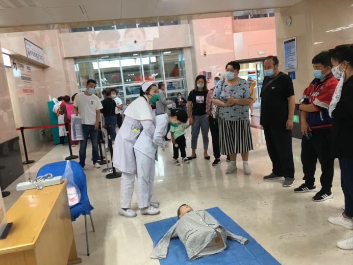 关爱健康公益报道,关爱市民健康义诊活动