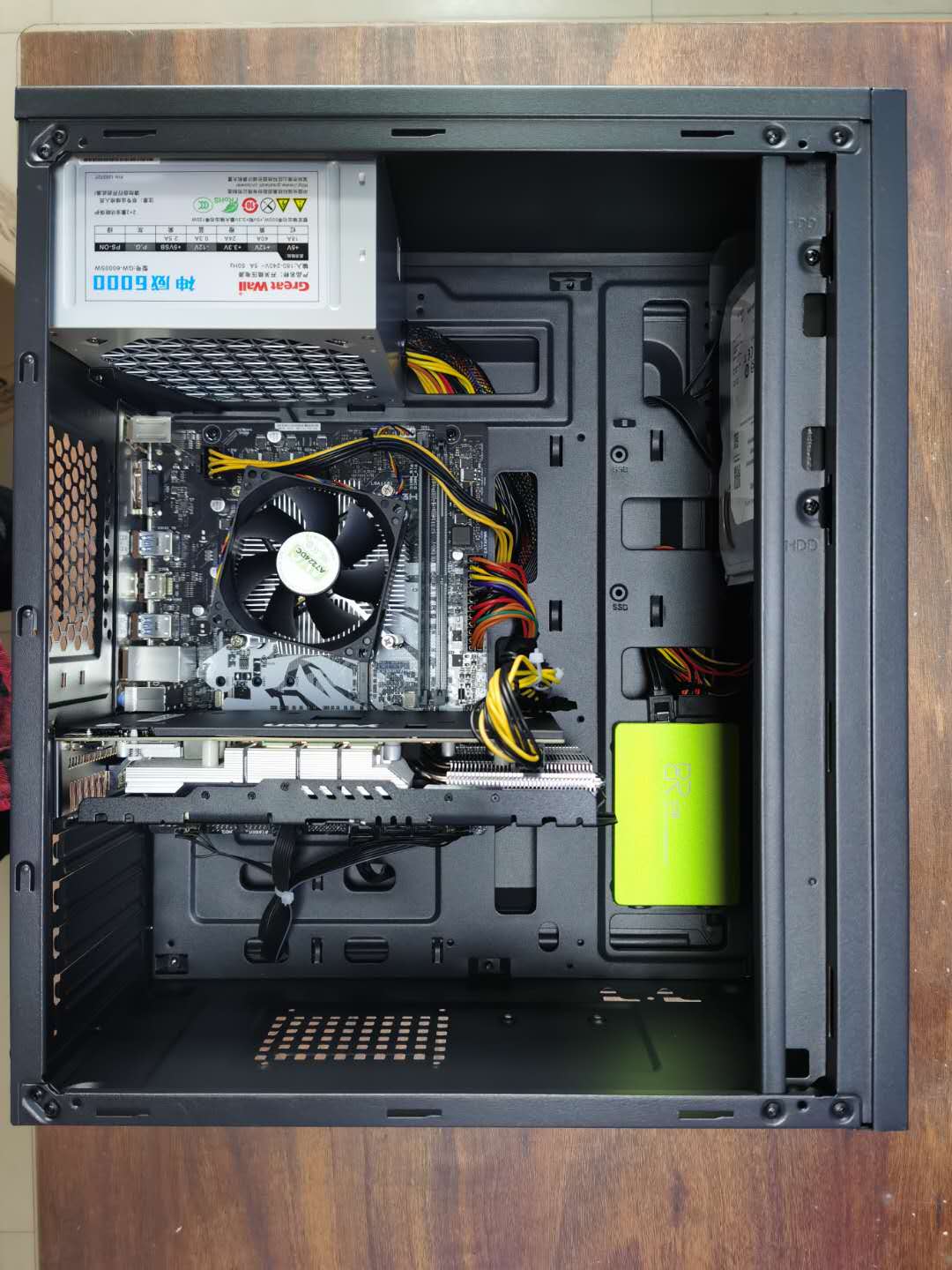 旧电脑重新插了一下显示器不亮,老电脑连接新的显示器不清楚