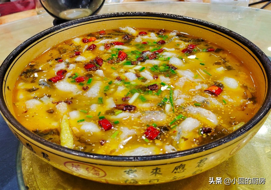 朋友请吃饭点了很多菜该怎么说,朋友请客点了七个菜