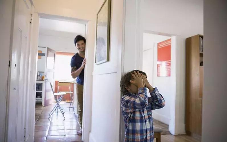 宝宝不想去幼儿园用尽了心机,宝宝不愿意去幼儿园说害怕