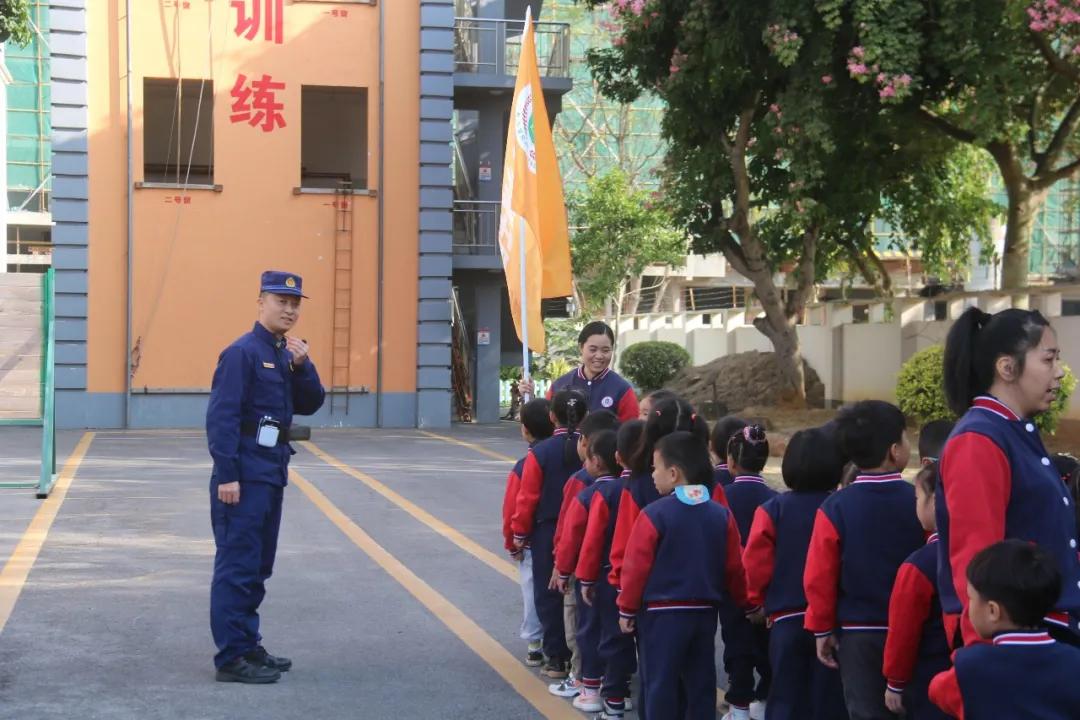 *防队消**里的生活~他们来揭秘啦~