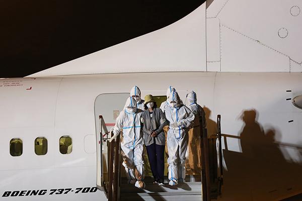 【法治热点早知道】拘!网红酒后直播,当场拨打110扬言要酒驾,气焰嚣张!