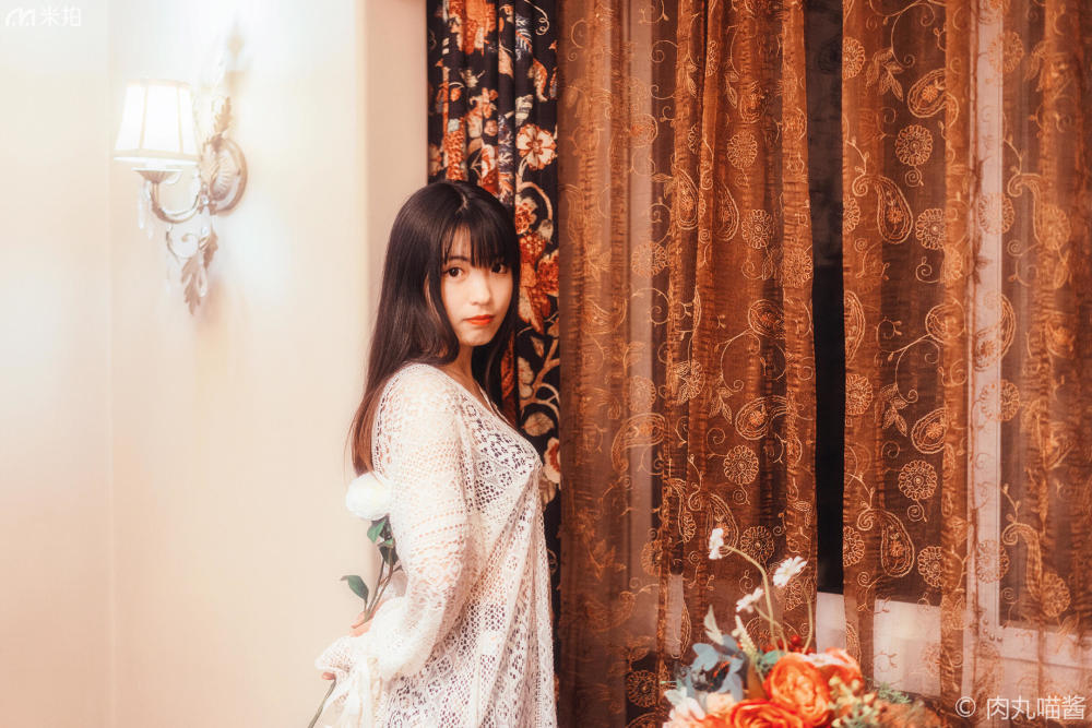 穿毛衣的漂亮女生,穿蕾丝衣服的女孩子