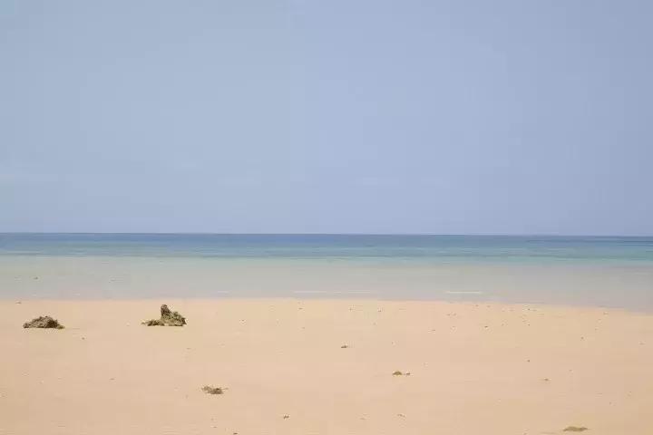 冲绳本岛散布着许多世界范围内少有的美丽沙滩