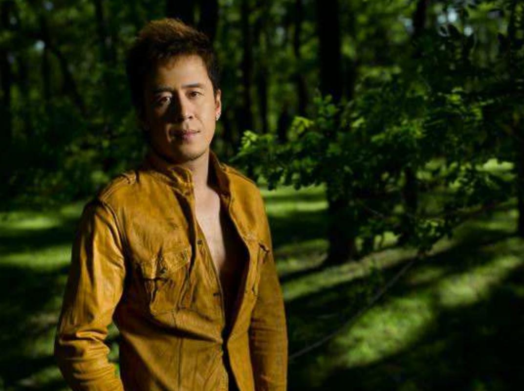 杨坤成名前靠女友工资养活自己,杨坤北漂搬家55次靠前女友养活3年