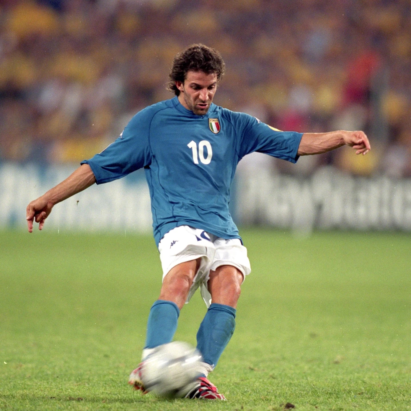 意大利世界杯专用足球球衣,意大利2000年战袍