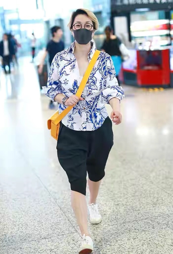 毛阿敏时尚变装,毛阿敏穿出时尚