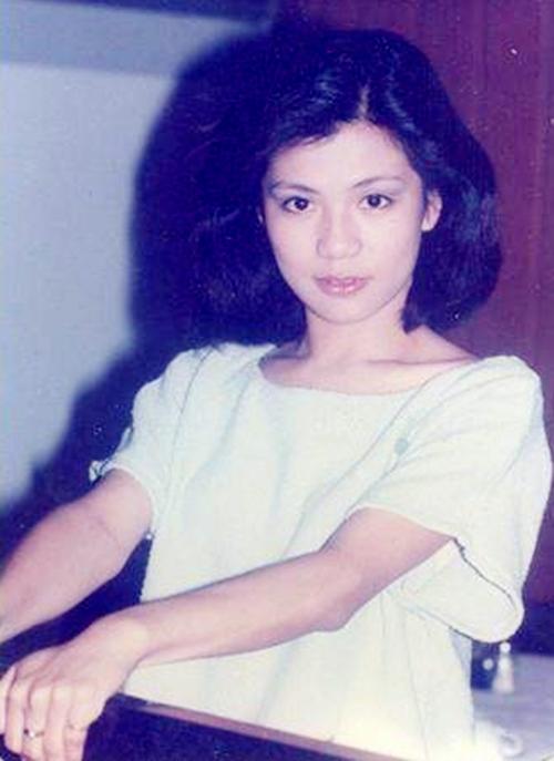 陈宝莲成疯之路:15岁被母亲逼迫赚钱,29岁自杀狠弃未满月儿子