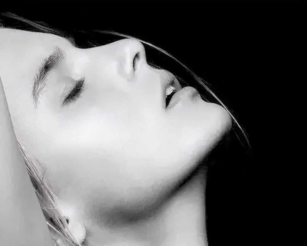 垫下巴能改善脸方吗,下巴短平可以垫下巴吗