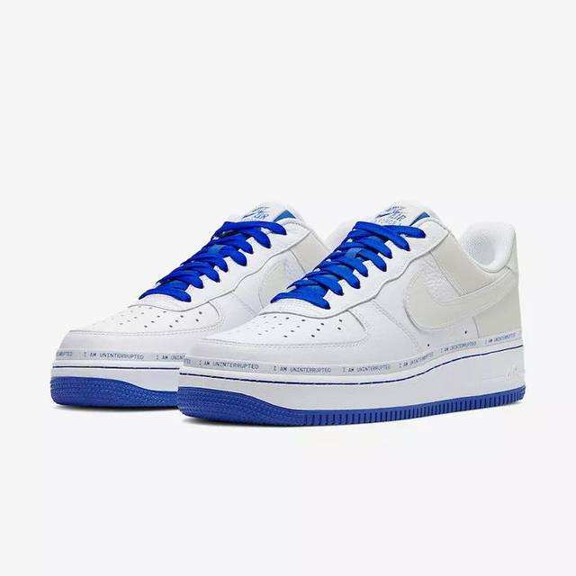 都说明星买鞋容易，看王鹤棣什么水平，万元神鞋打球扫雪毫不心疼