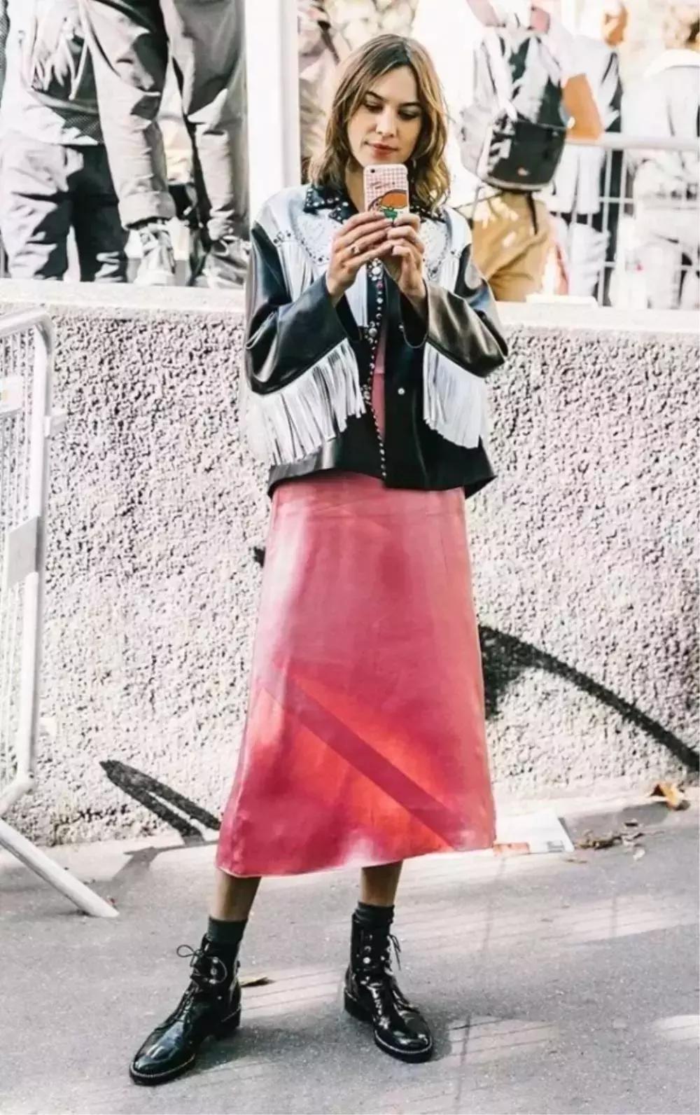 夏季小白鞋短靴洋气又高级,5款人气短靴时髦好看穿着又舒适