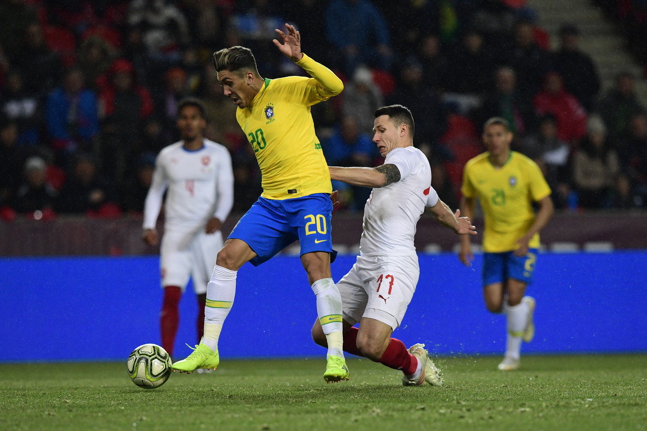 菲尔米诺年轻时候的比赛,巴西球员菲尔米诺