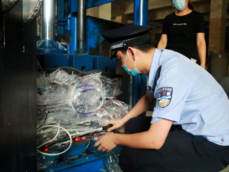 假冒羽毛球拍产品判刑案例,卖假羽毛球拍犯法吗