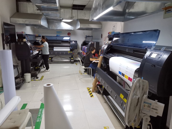 户外写真机墨水加错颜色该怎么办,写真机加墨水正确方法