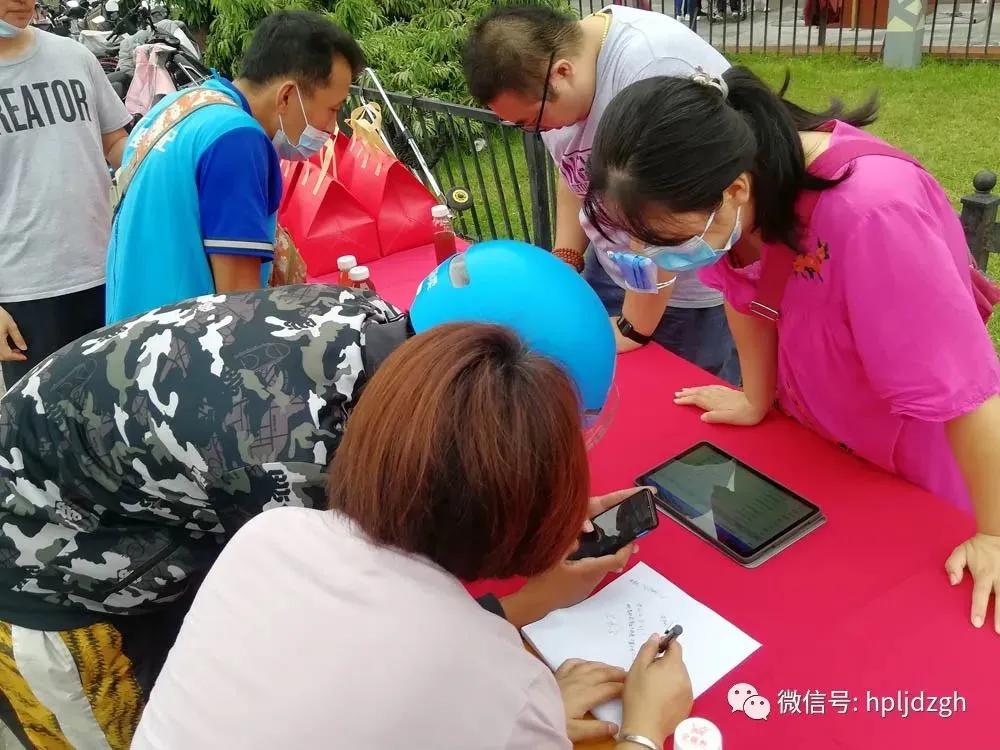 “暖‘新’在行动·中秋献爱心”区总工会联合多部门服务新就业群体（二）