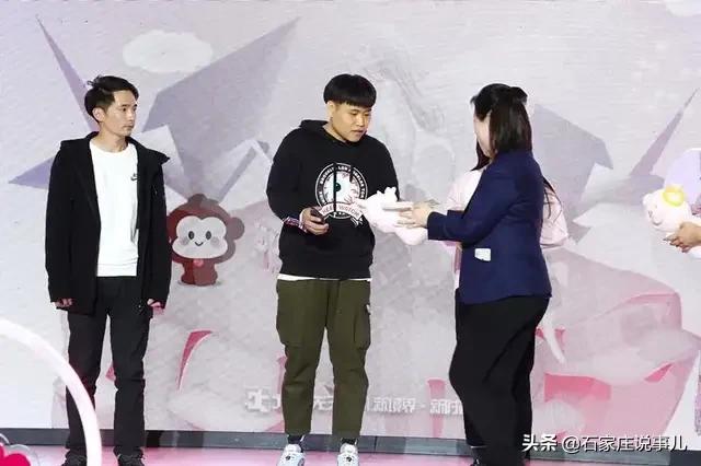 牵手“Theone”――相约先天下星座潮玩派对