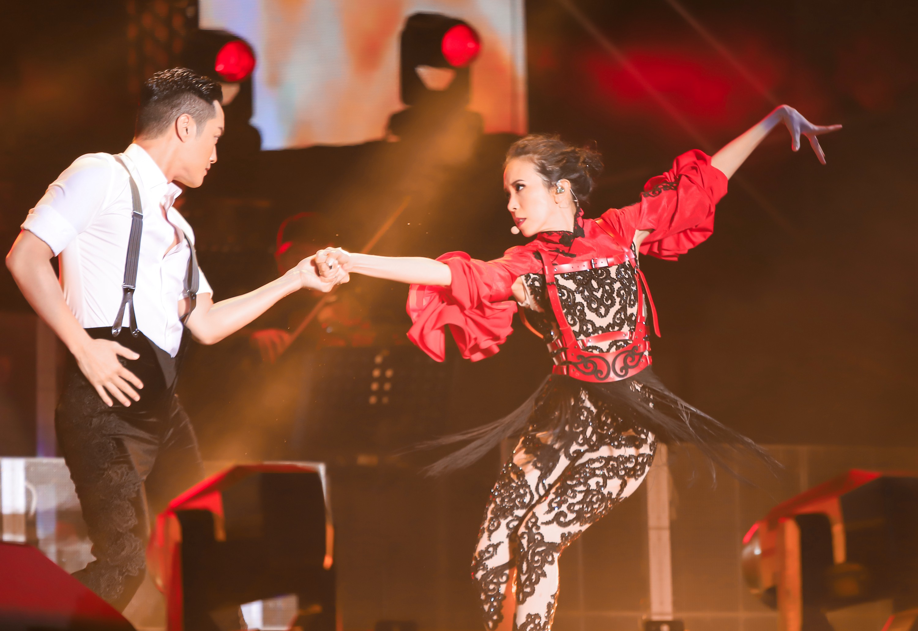 莫文蔚中场相遇发布会,莫文蔚我们在中场相遇专辑