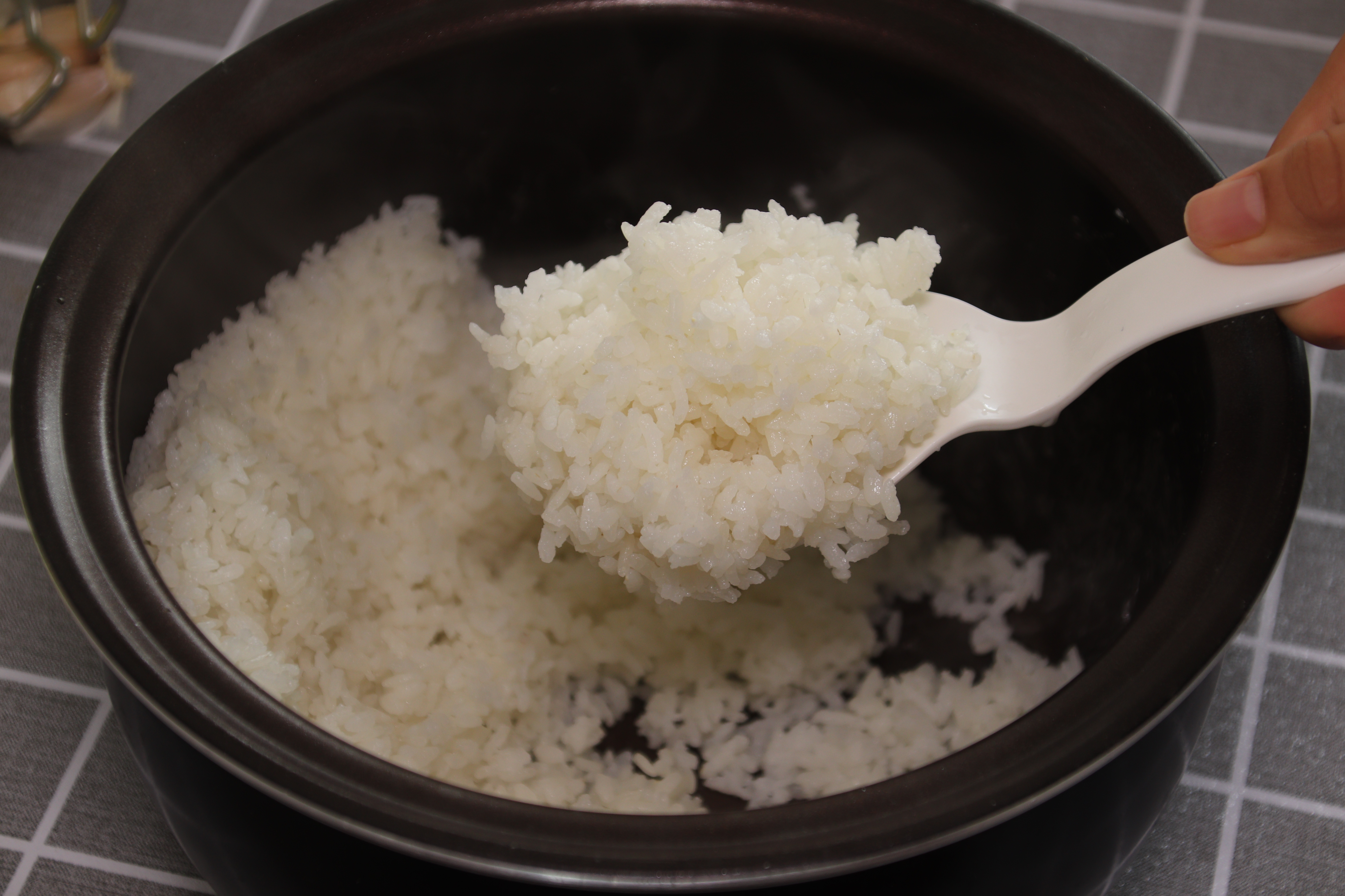 蒸米饭用肉和菜怎样好吃,热水蒸米饭一般多久能熟