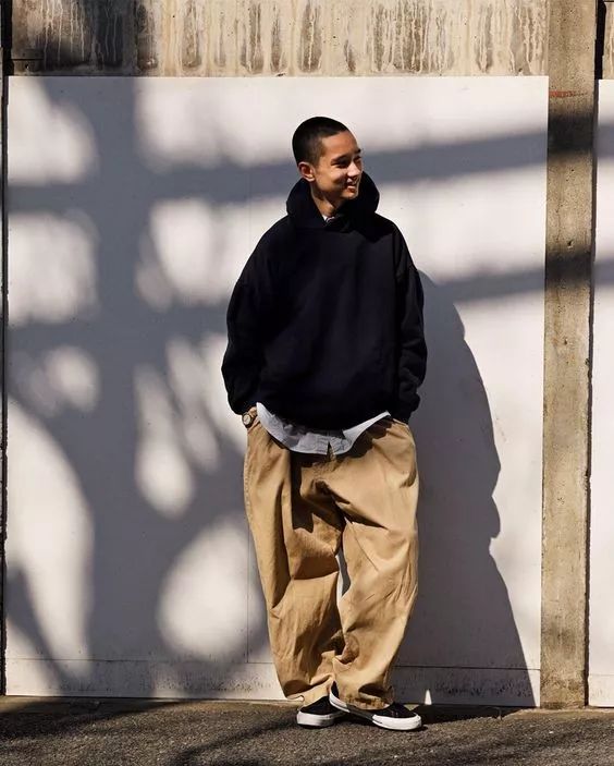 连帽卫衣穿搭技巧秋冬男,高级感潮男加厚连帽卫衣