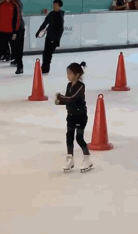 世界冠军对孩子严格训练,世界冠军参加孩子的运动会