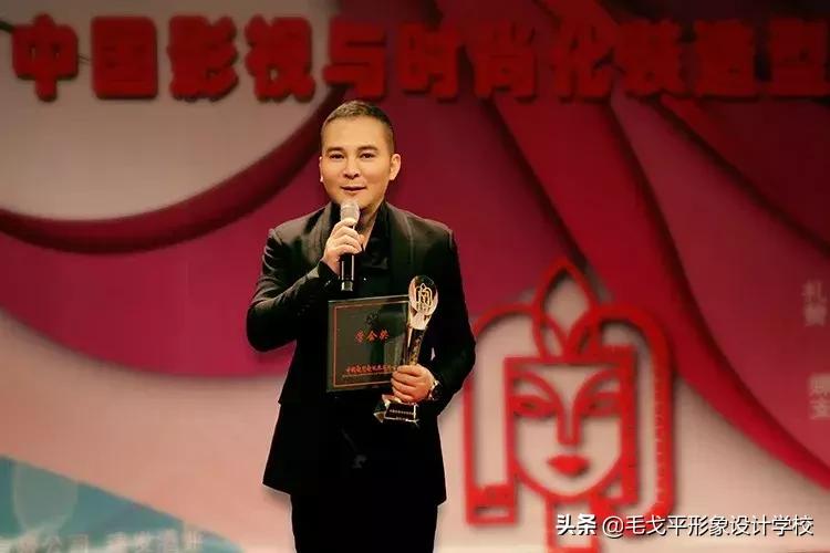 顶级化妆大师毛戈平的抖音,毛戈平在化妆界的地位