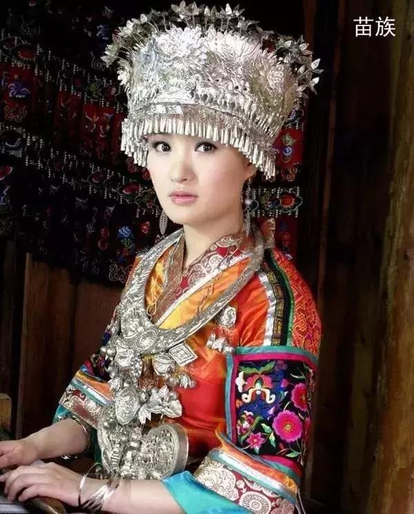 56个民族美女服饰图片大全,56个民族女生的漂亮服装