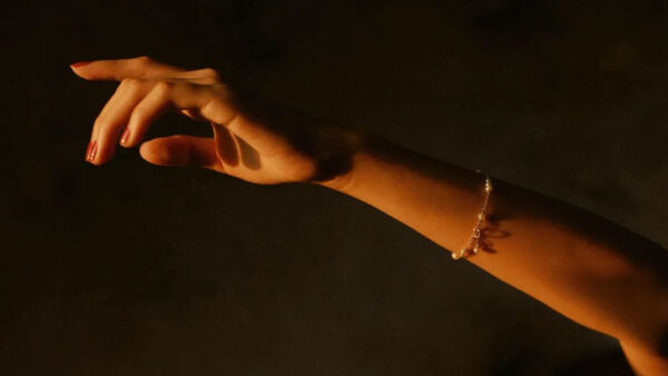 自己拍一组高级感写真,居家拍照复古感写真