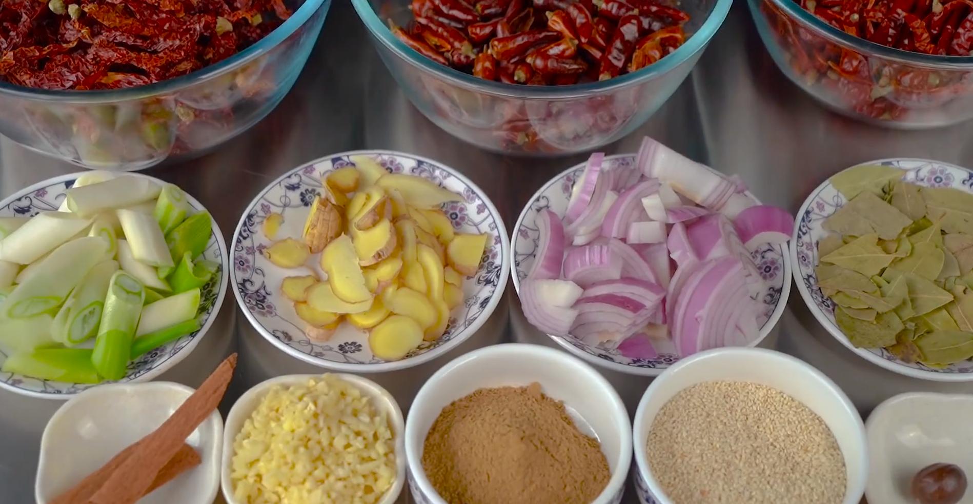 最香的四川辣椒油配方,酒店万能辣椒油制作方法