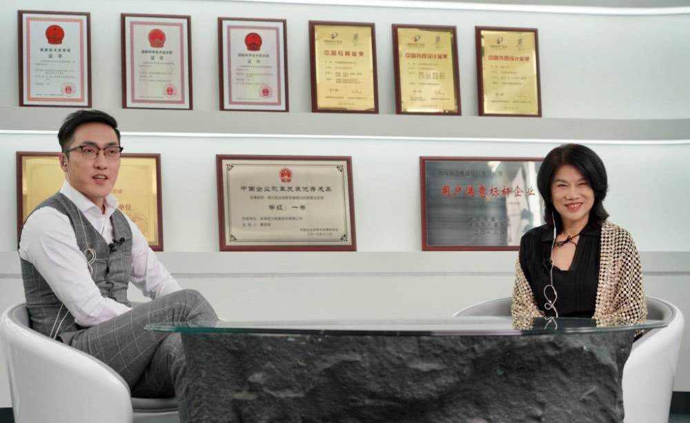 罗永浩的手下败将,摇身一变成为格力董明珠的接班人?