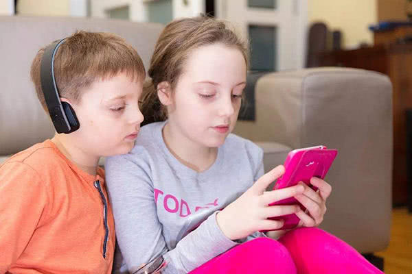 面对孩子暴躁情绪如何缓解,16岁孩子脾气暴躁易怒怎么缓解