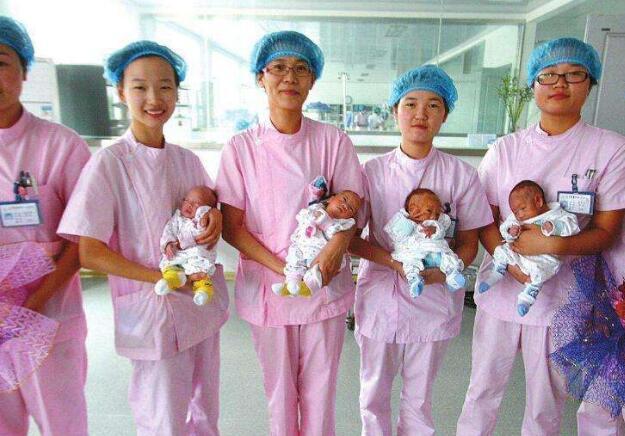 国庆四胞胎老三要改名，4个取名原则防掉坑，妈妈有个心愿送宝宝