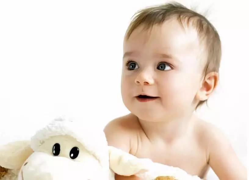 冬季嘴唇干裂疼痛怎么办,冬季嘴皮干裂是哪里上火