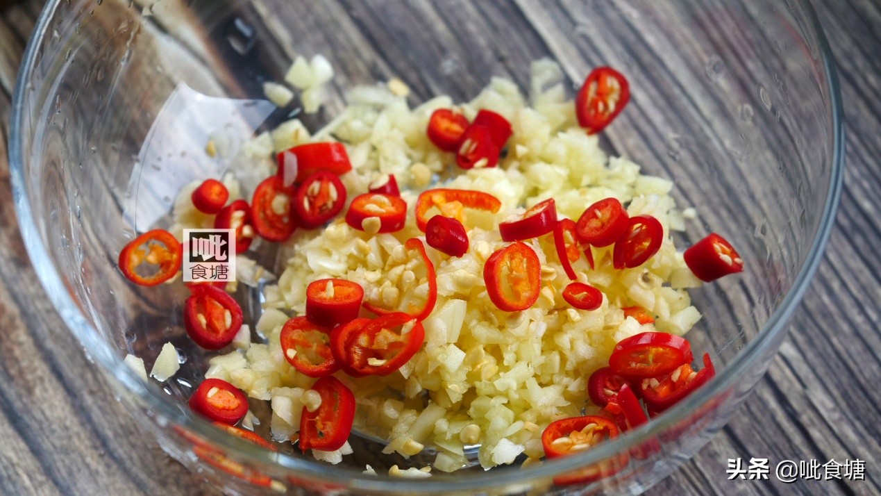 猪皮可以有几种方法吃,猪皮好吃又简单家常做法