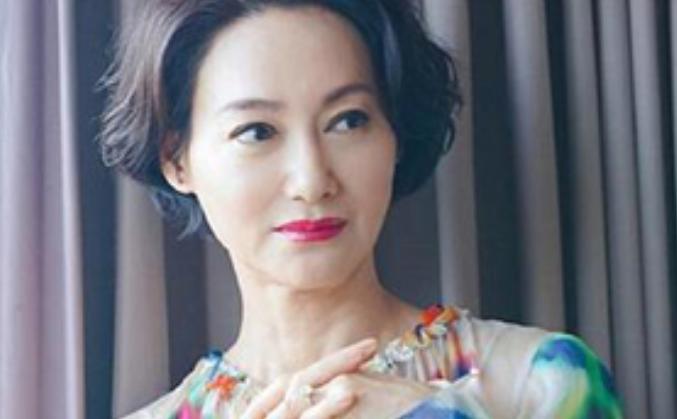 14岁出道即成名,14岁靠选秀进演艺圈