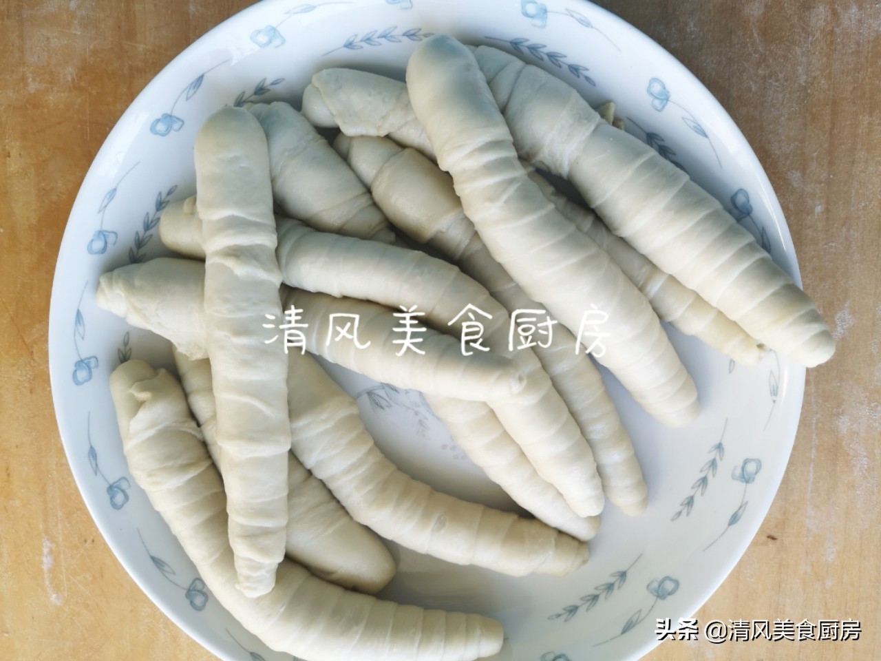 街头火爆的烤面筋教程,夜市面筋怎么烤好吃又简单