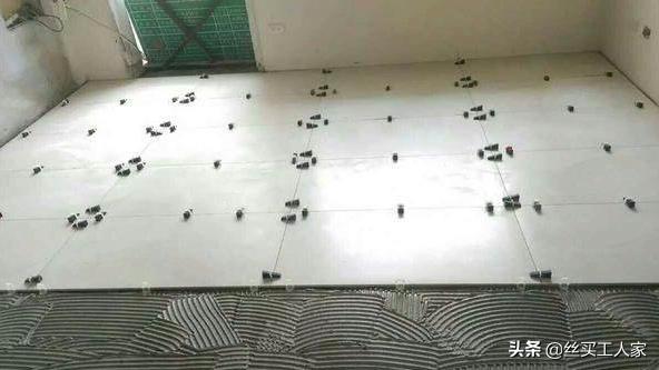 地暖瓷砖空鼓松动怎么办,地砖铺太厚导致地暖不热如何补救