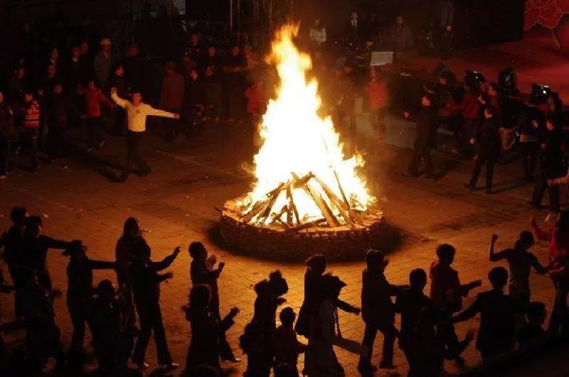 温泉灯光展,温泉灯光秀打卡点