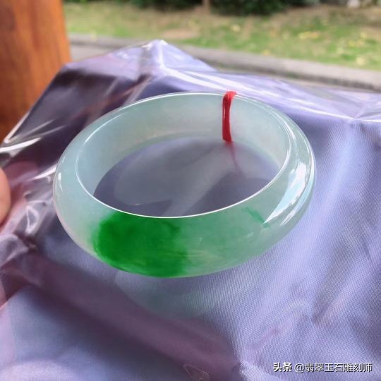 结婚三金买多少克黄金合适,结婚三金是黄金好还是白金好