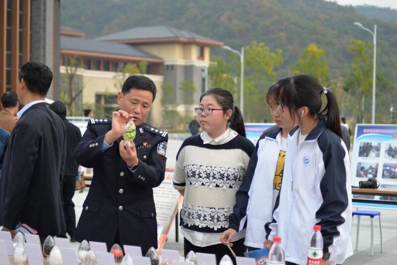 连续工作8周,临安禁毒办主任突发脑炎失忆,心里却还记挂着工作