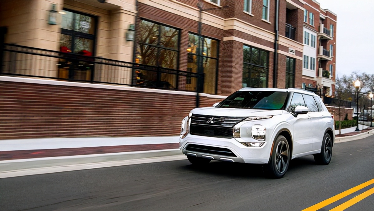 欧蓝德命真硬!月销稳在4296台,网友:大排自吸+四驱,快稀缺了