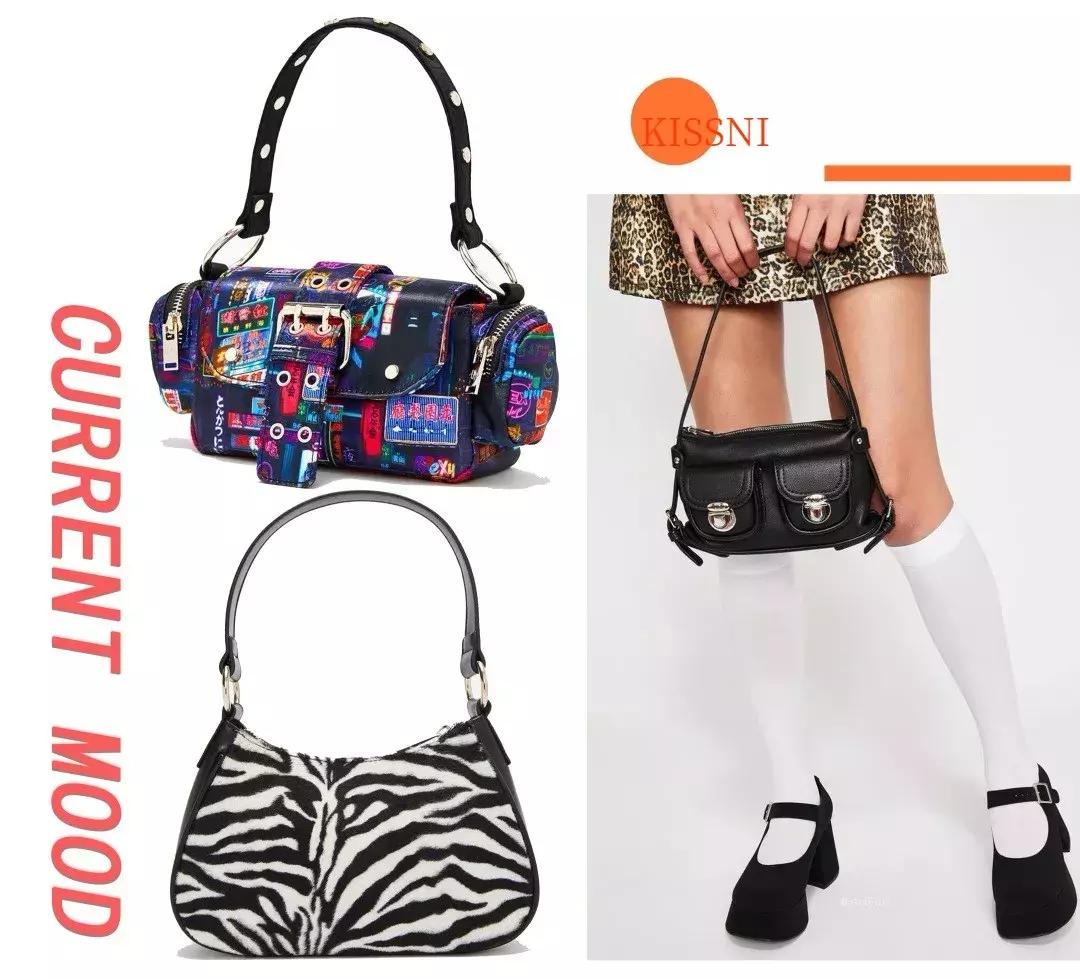 泫雅和杨幂都穿的打底衫,杨幂从四个花旦到巨星