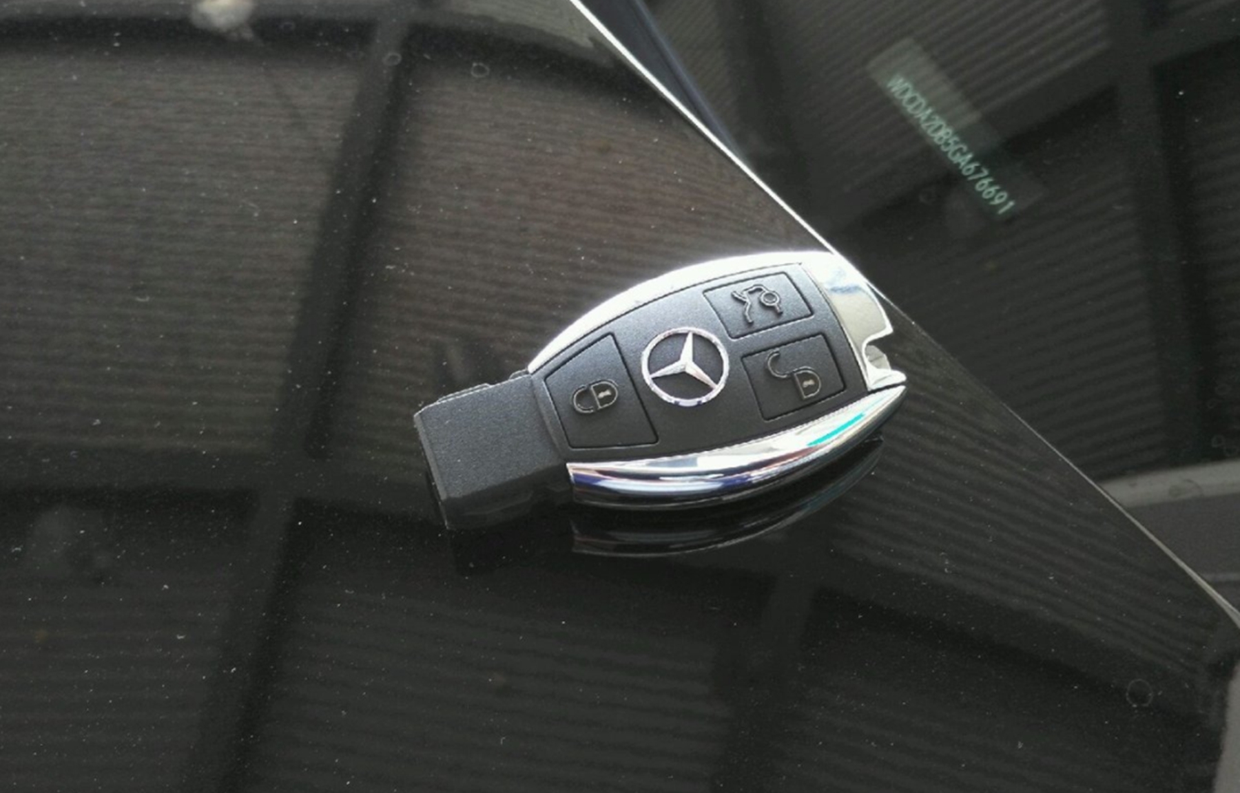 “烟花”走后大量泡水车上市，3万买奔驰值吗？内行讲出真相