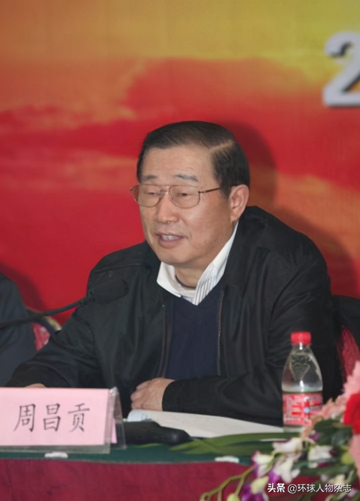 千亿烟企掌门“芙蓉女王”,被爆与*夫情**“共薅国家羊毛”,狼狈落马