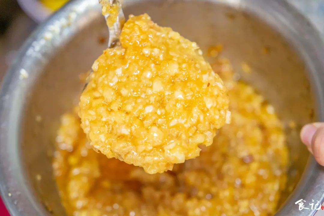 藏在襄阳定中街的铁板海鲜烧烤，不声不响的就火了23年....