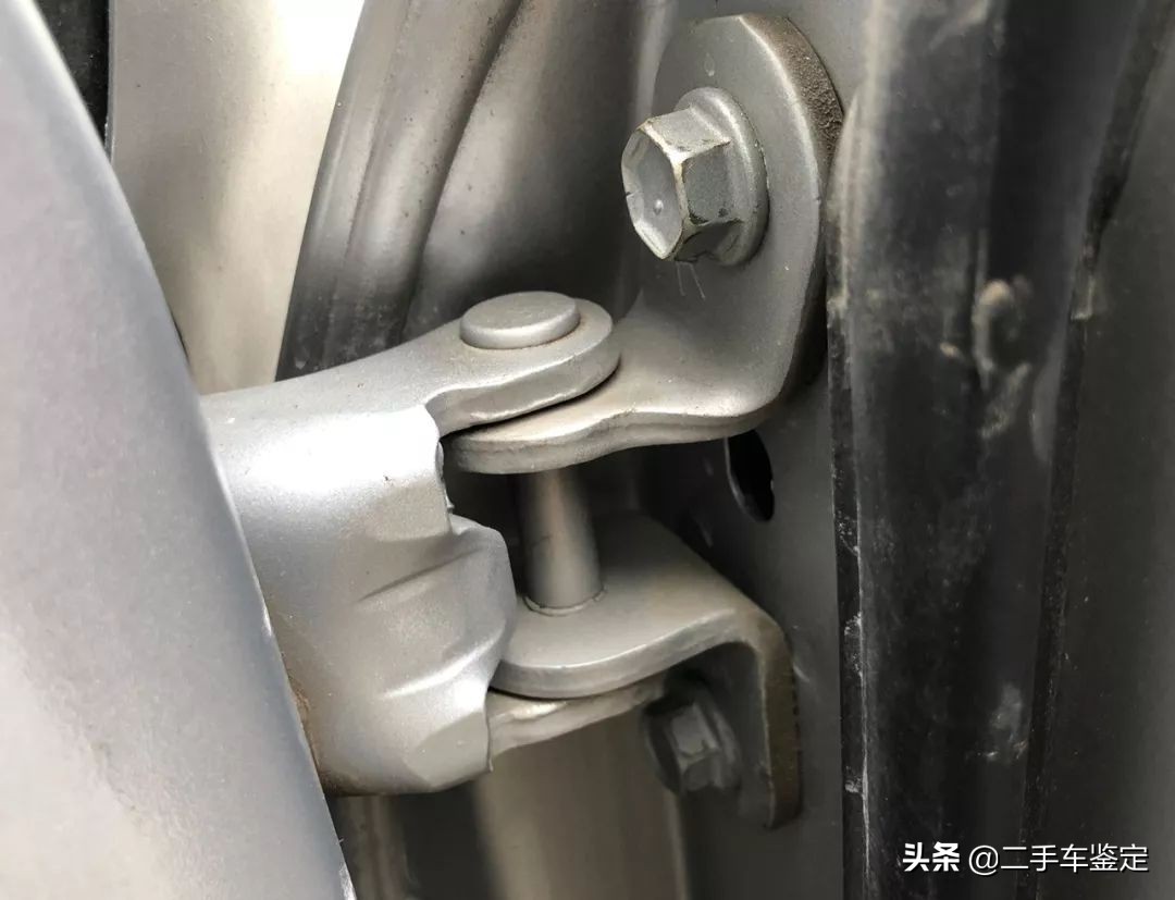 花冠车门上的三角板怎么拆,花冠车门内饰板怎么拆视频