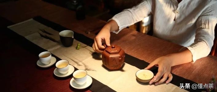 凤凰单枞用什么泥料壶冲泡最好,凤凰单枞盖碗冲泡标准克数