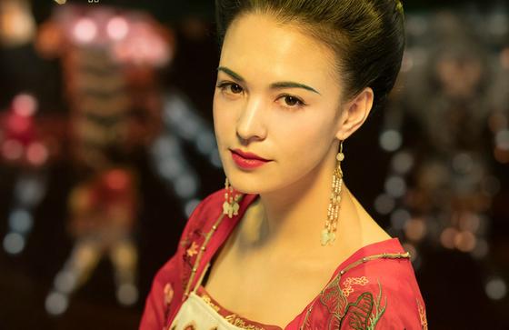 李白对杨贵妃最肉麻诗句,李白最肉麻的夸杨贵妃的诗